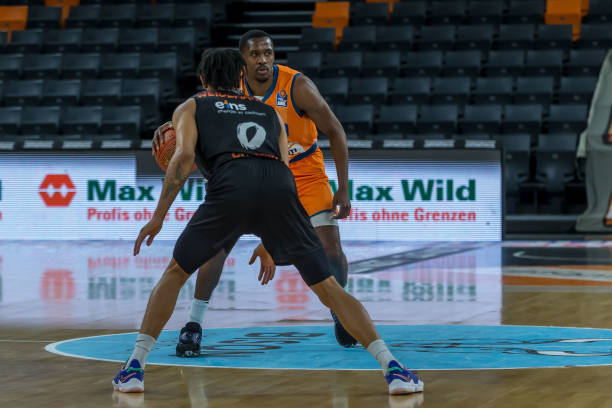 而赛场另一 而赛场另一